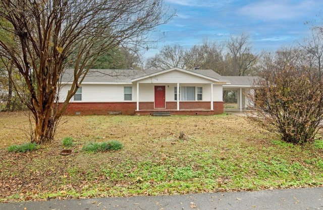 Charming 3BR Home w/Private Yard