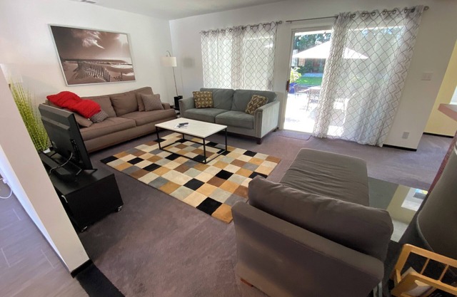 Charming 3BR House in Prime Sherman Oaks Location