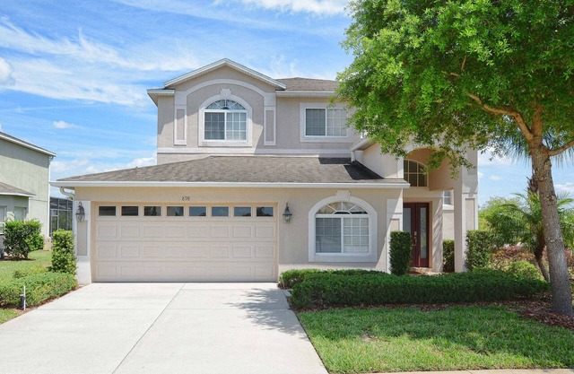 Charming 4 BD/4 bath House with Private Heated Pool & Spa plus Game Room.