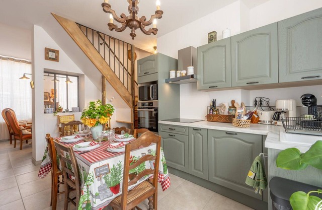 Charming 4-Bed Home with Garden, Wi-Fi, and Modern Amenities in Picardy