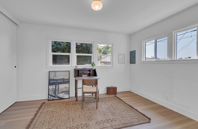 Charming 4-bedroom house with WiFi and AC in brilliant Inglewood