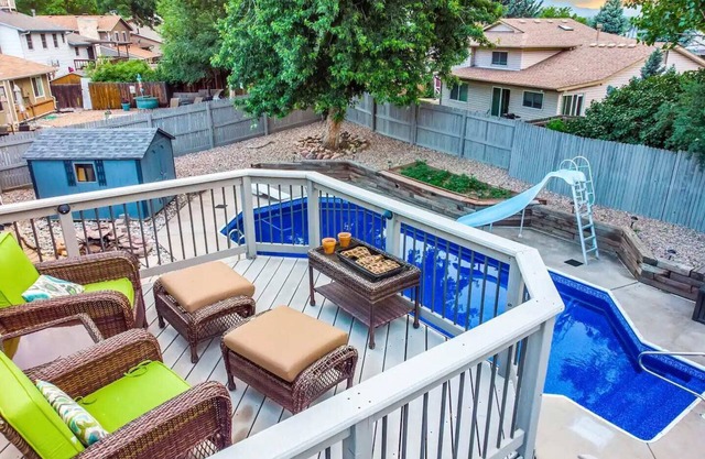 Charming 4-bedroom house with WiFi and fenced backyard in peaceful Littleton