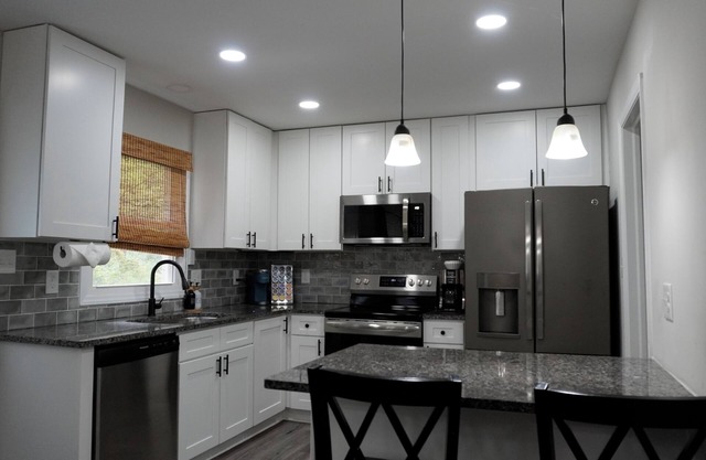 Charming 4-bedroom house with AC, WiFi in peaceful Mint Hill and 2 living rooms