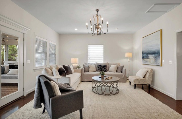 Charming 4-bedroom house with fully fenced yard, in fabulous Franklin