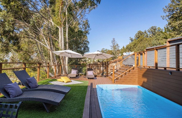 Charming 4-bedroom House With Pool and The Best Views in Oakland!