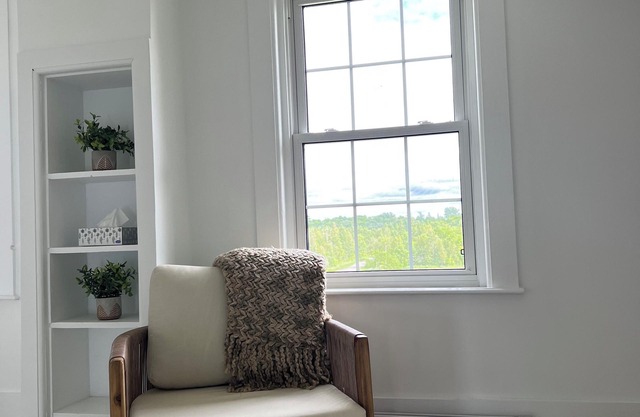 Charming 4-bedroom house in Keene with AC, WiFi, 5km to Rice Lake & golfing