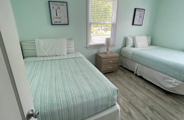 Charming 4 bedroom 2 full bath house with WiFi and AC in Margate City