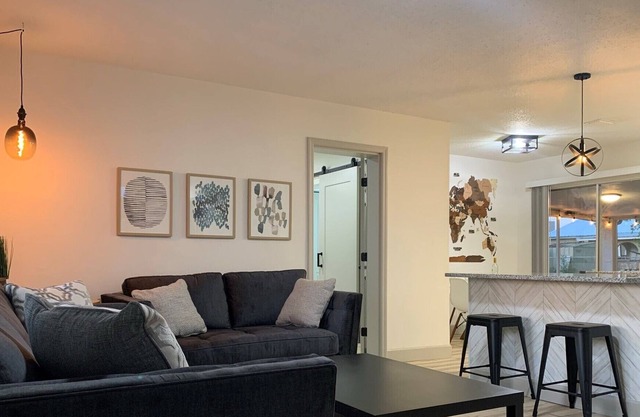 Charming 4b/2b Minutes to Downtown Tampa