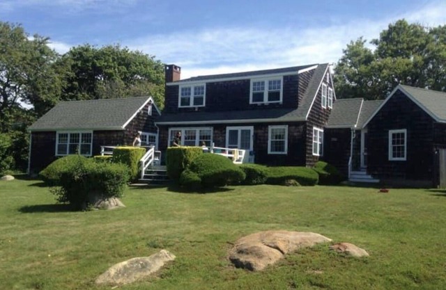 Charming 5 Bedroom Beach House Steps From Private Beaches