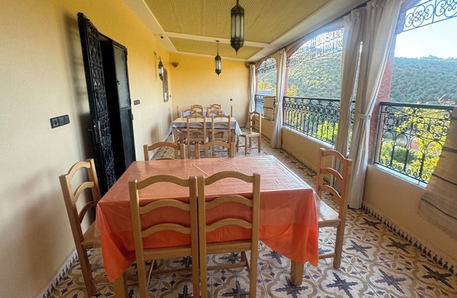 Charming 5-bedroom cottage in amazing Tiqlite with WiFi, AC