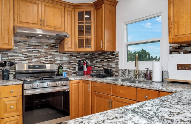 Charming 5 Bedroom Residence in Anaheim