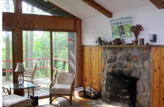 Charming Adirondack Cabin on Regis Lake