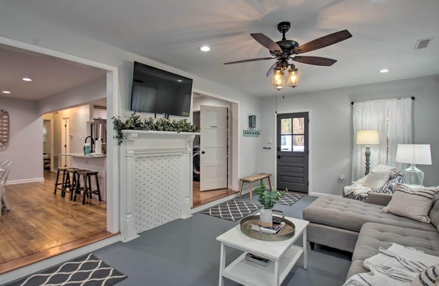Charming Afton Cottage w/ Fire Pit & Grill!