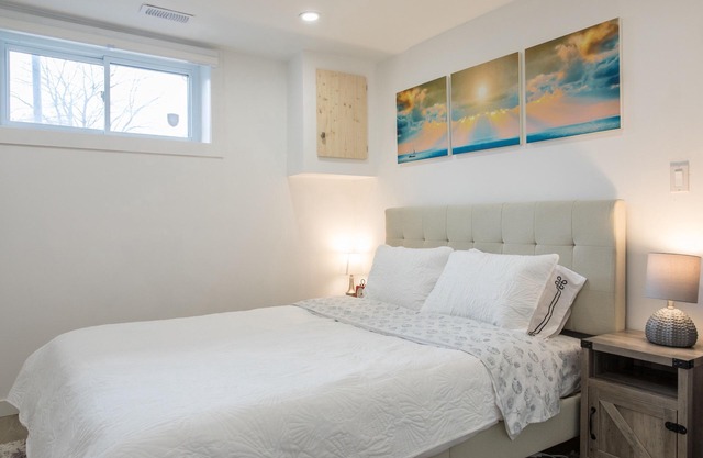Charming and Cozy Lake Side Suite