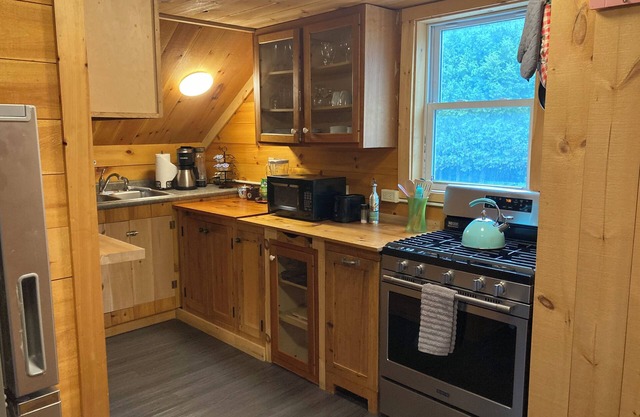 Charming and convenient, private unit in original farmhouse in Waterbury Center.