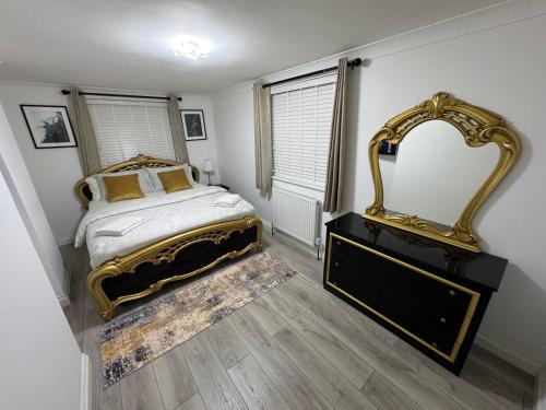 Charming and Cozy 2 Bedroom Apartment in London