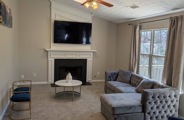 Charming and Peaceful 3-bed 2.5 bath home in Conley, GA