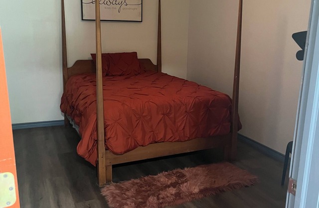 Charming and Quiet B&B with 2 bedrooms and Wi-Fi, AC in Quaint Coldspring