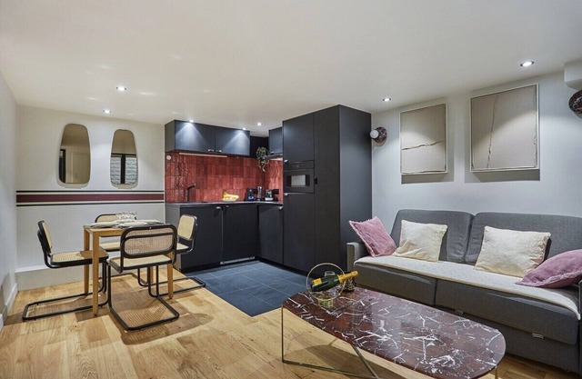 Charming Apartment Faubourg St Honore Madeleine