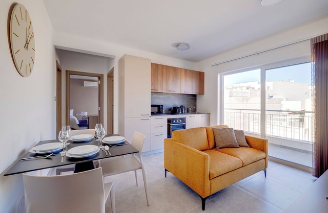 Charming Apartment in San Gwann w/Valley Views