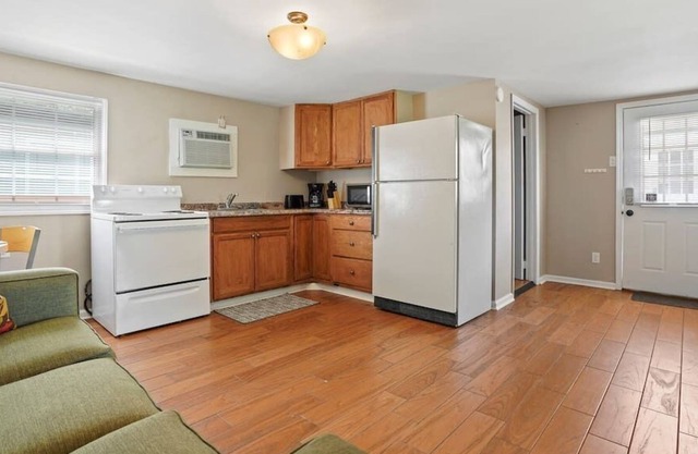 ~Charming Apartment QueenZzz4 Near NAS Jax~