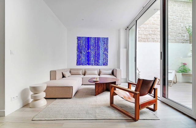 Charming aptt with patio - 2BD/4P - Monceau Park