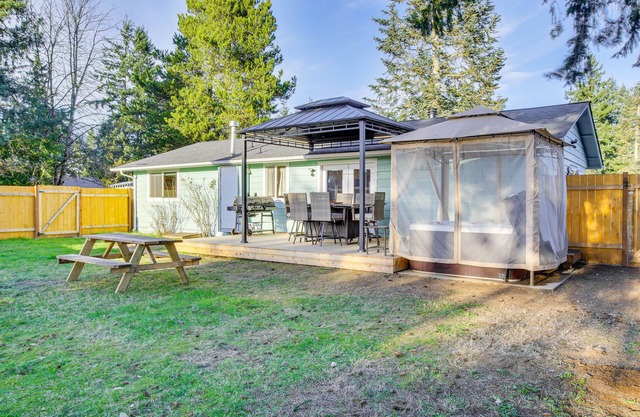 Charming Arlington Home w/Hot Tub & Fenced Yard!