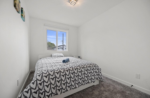Charming Basement Private Suite in Bonnie Doon. Just renovated!