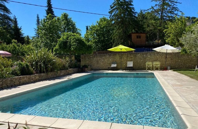 Charming bed and breakfast in the heart of Provence in Venasque