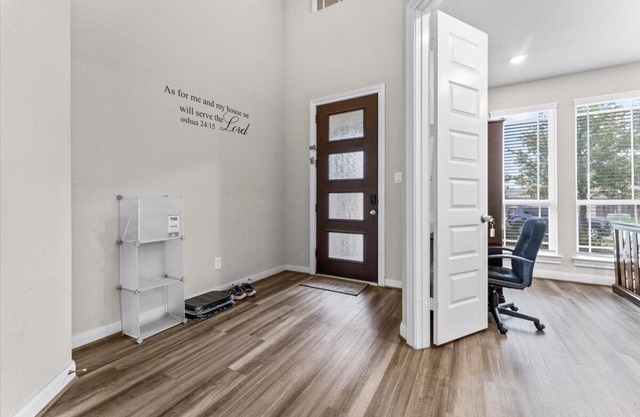 Charming bed & breakfast in welcoming Cypress with AC, WiFi, & basic amenities