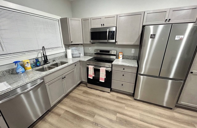 Charming BRAND NEW 3-bedroom Home Close to Downtown & UofL