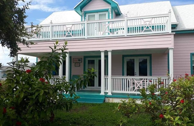 Charming safe and quiet beach escape