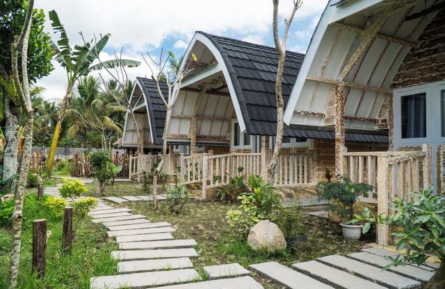 Charming bungalow in lovely Lombok ,Nusa Tenggara Bar. with WiFi, AC