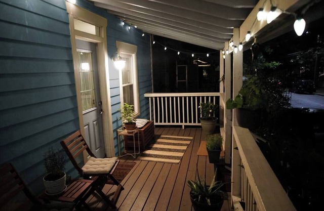 Charming bungalow in walkable historic district