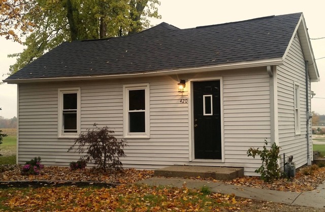 Charming Bungalow On Top Of The Hill ~ Close To Lake Michigan Beaches!