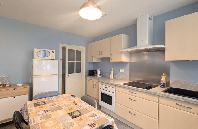 Charming cottage in Creuse Valley with private garden and parking