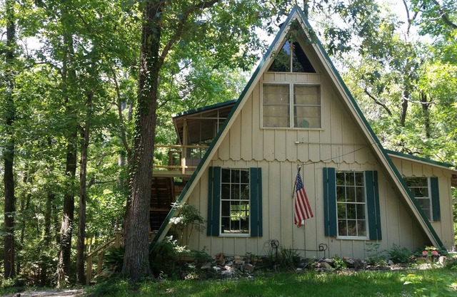 Charming Cabin 300 Yards from Free Boat Launch & Swimming Area