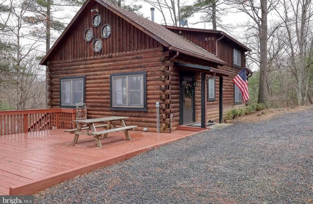 Charming cabin at Bryce Resort. Includes ski passes for 6.