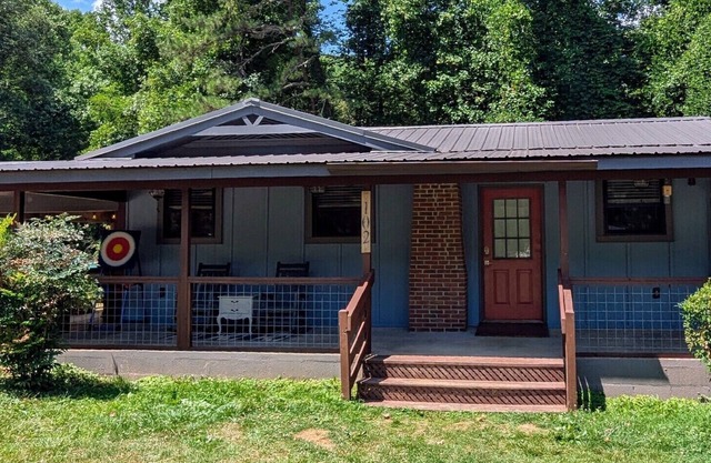 Charming Cabin in Nantahala Gorge near Bryson City