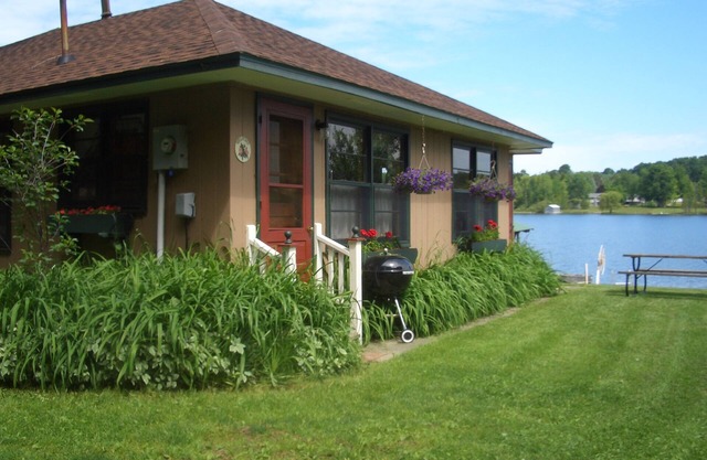 Charming Cabin on Chain-of-Lakes