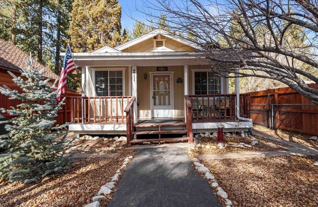 Charming Cabin Retreat in Big Bear