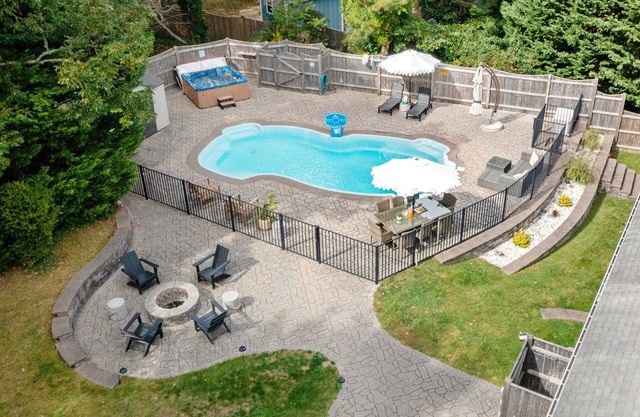 Charming Cape Escape with Pool, Hot Tub & Fire Pit