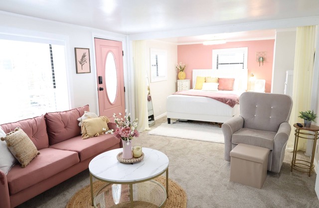 Charming Carriage House