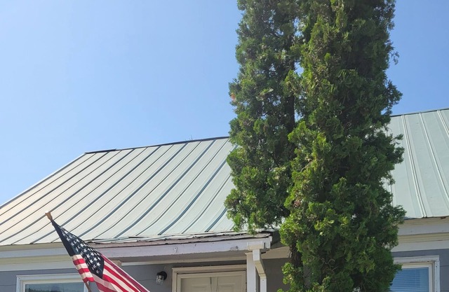Charming Chalet-Walk to Silver Mt., park, coffee cafe, grocery store, etc