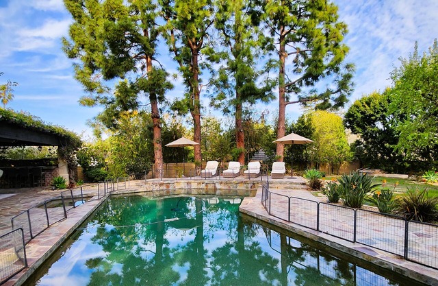 Charming Cottage minutes from the Beach