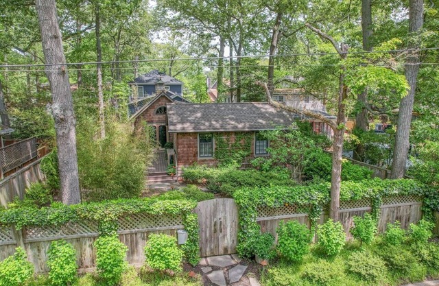 Charming Coastal Cottage in Rehoboth Beach – Private, Serene, Perfect for Summer