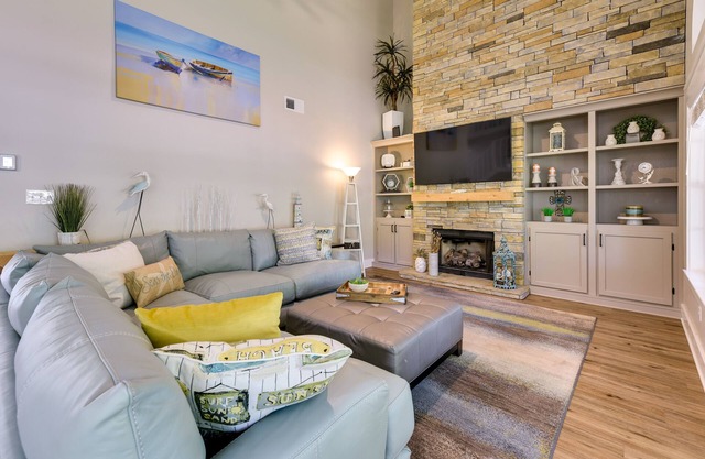 Charming Coastal Home: 6 Mi to Choctawhatchee Bay!