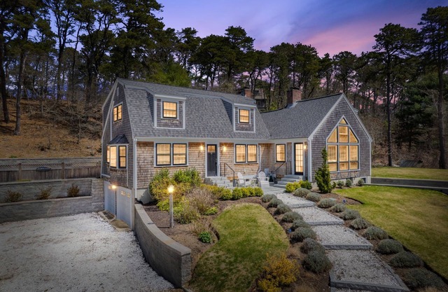 Charming Coastal Haven in Chatham