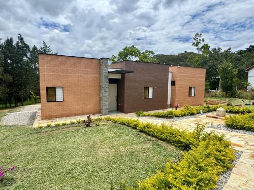 Charming Colombian Getaway Entire House in Los Santos