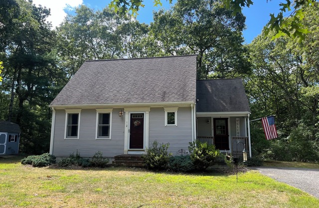 Charming & comfortable 2-bedroom house in Bourne/North Falmouth